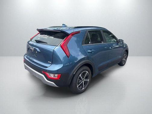 Mineral Blue 2025 Kia Niro EX