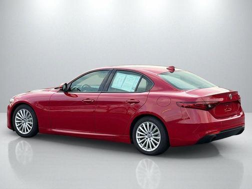 2023 Alfa Romeo Giulia Base
