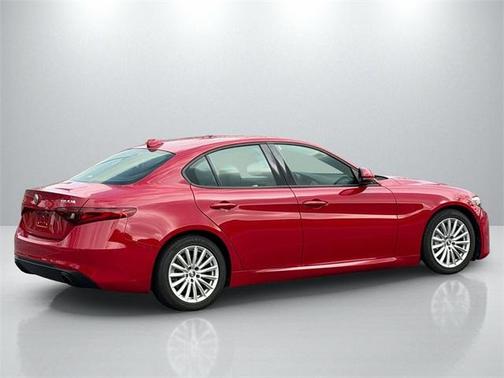 2023 Alfa Romeo Giulia Base