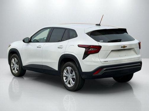 Summit White 2025 Chevrolet Trax LS