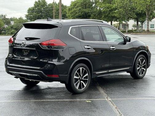 Magnetic Black 2018 Nissan Rogue SL