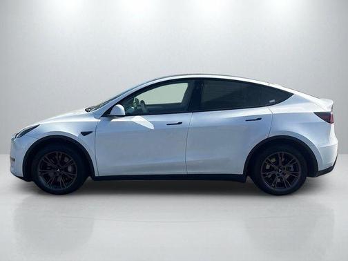 2024 Tesla Model Y Standard Range