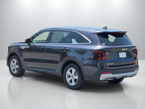 Metal 2025 Kia Sorento LX