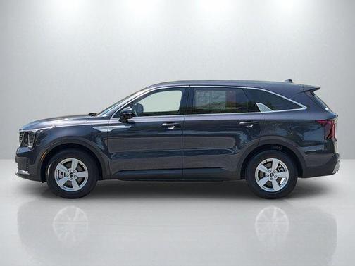 Metal 2025 Kia Sorento LX