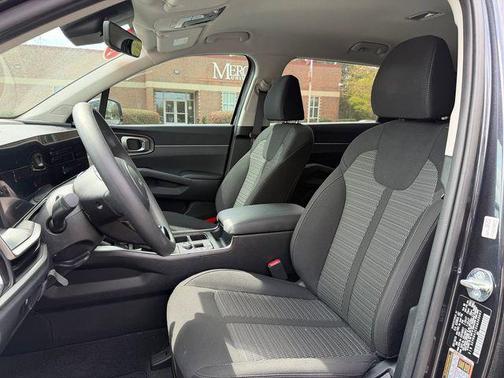 Metal 2025 Kia Sorento LX