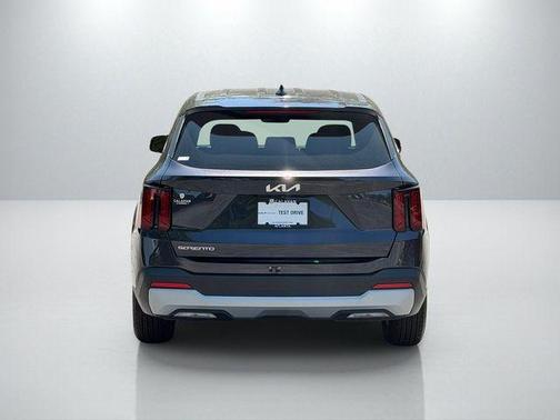 Metal 2025 Kia Sorento LX