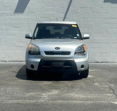 2011 Kia Soul +