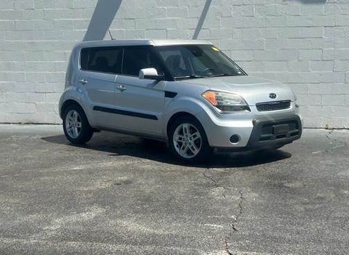 2011 Kia Soul +