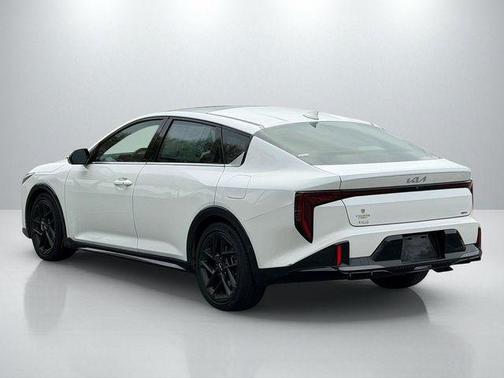 Snow White Pearl 2025 Kia K4 GT-Line Turbo