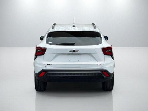 Summit White 2025 Chevrolet Trax 2RS
