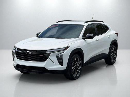 Summit White 2025 Chevrolet Trax 2RS