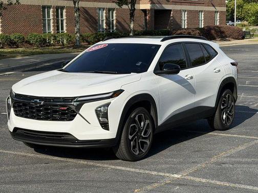 Summit White 2025 Chevrolet Trax 2RS