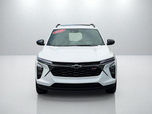 Summit White 2025 Chevrolet Trax 2RS