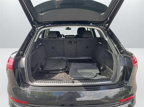 2021 Audi e-tron Premium