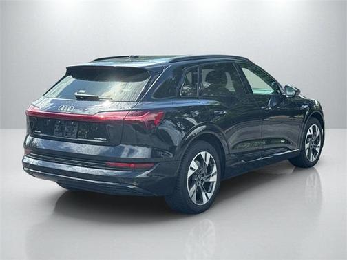 2021 Audi e-tron Premium
