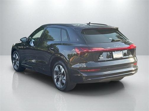 2021 Audi e-tron Premium