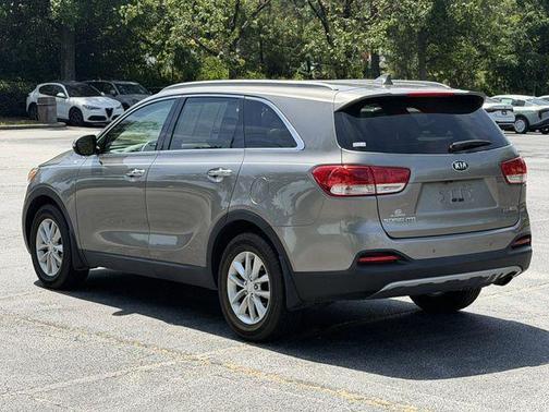 Titanium Silver 2016 Kia Sorento EX