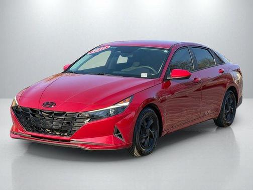 2022 Hyundai ELANTRA SE