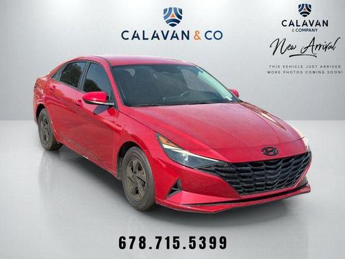 2022 Hyundai ELANTRA SE