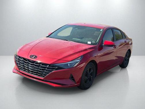 2022 Hyundai ELANTRA SE