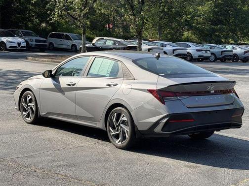 Metal 2025 Hyundai ELANTRA SEL Sport