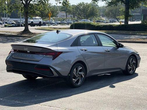 Metal 2025 Hyundai ELANTRA SEL Sport
