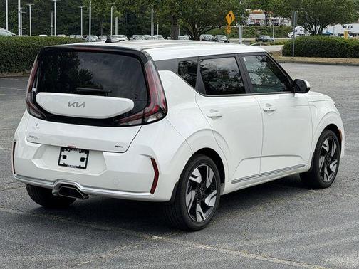 Snow White Pearl 2025 Kia Soul GT-Line 2.0L