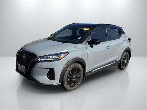 2021 Nissan Kicks SR