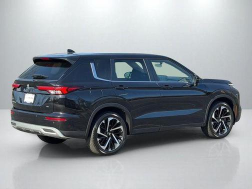 2023 Mitsubishi Outlander SE Special Edition