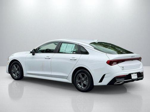 Glacial White Pearl 2022 Kia K5 LXS