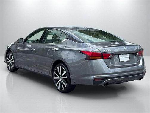2022 Nissan Altima 2.5 Platinum