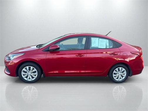 2022 Hyundai Accent SE