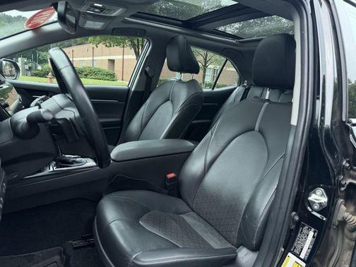 Midnight Black Metallic 2019 Toyota Camry XSE