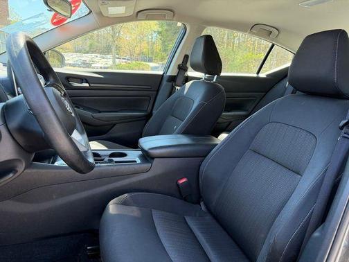 Gun Metallic 2025 Nissan Altima SV