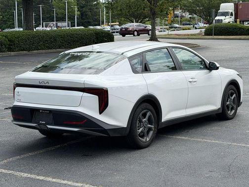Snow White Pearl 2025 Kia K4