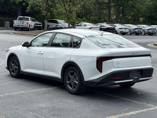Snow White Pearl 2025 Kia K4