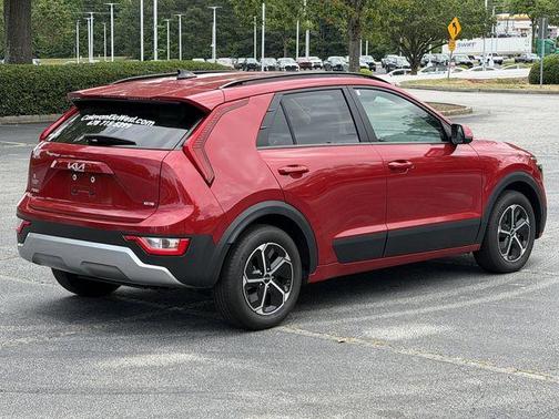 Runway Red 2025 Kia Niro LX