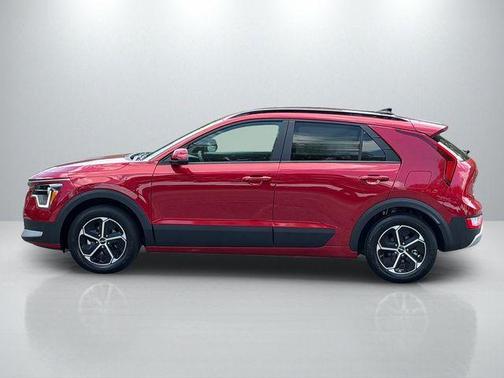 Runway Red 2025 Kia Niro LX