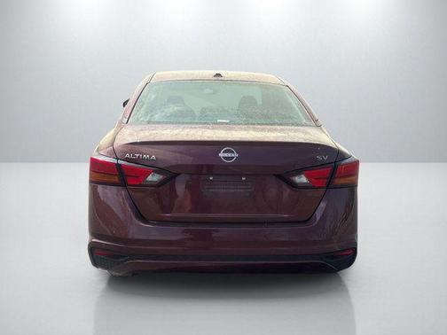 Garnet Pearl Me 2024 Nissan Altima 2.5 SV