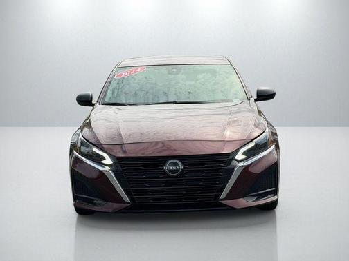 Garnet Pearl Me 2024 Nissan Altima 2.5 SV