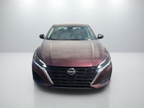 Garnet Pearl Me 2024 Nissan Altima 2.5 SV