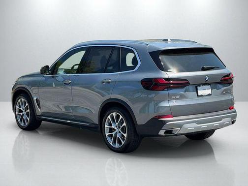Skyscraper Gray Metallic 2025 BMW X5 PHEV xDrive50e
