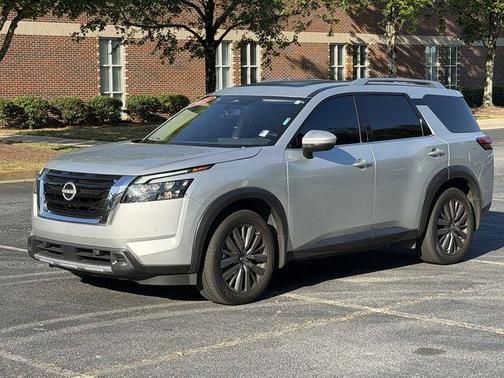 Brilliant Silver Metallic 2025 Nissan Pathfinder SL