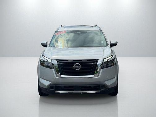 Brilliant Silver Metallic 2025 Nissan Pathfinder SL