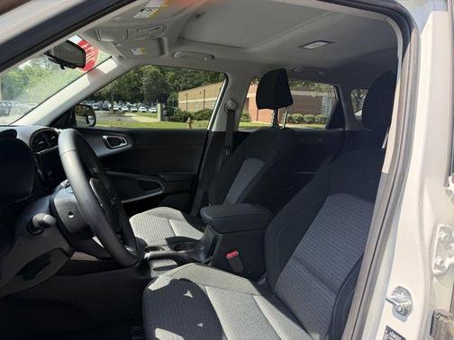 Snow White Pearl 2023 Kia Soul EX