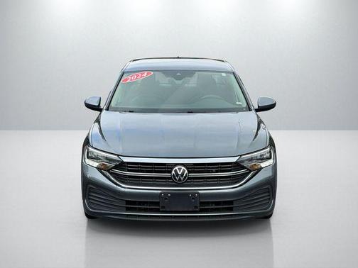 Platinum Gray Metallic 2024 Volkswagen Jetta 1.5T SE
