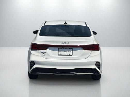 Snow White Pearl 2024 Kia Forte LXS
