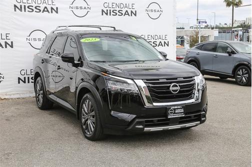 2023 Nissan Pathfinder SL