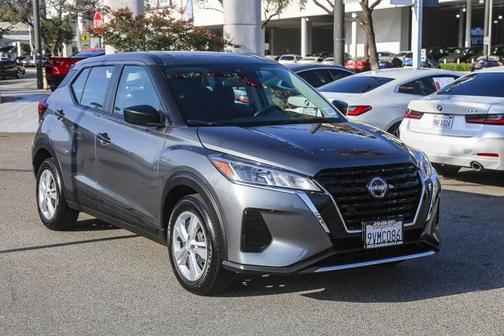 Gun Metallic 2025 Nissan Kicks Play S
