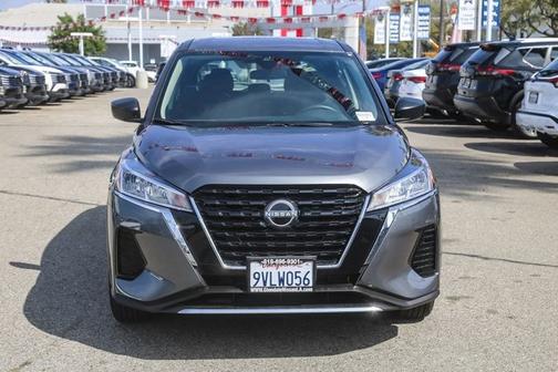 Gun Metallic 2025 Nissan Kicks Play S
